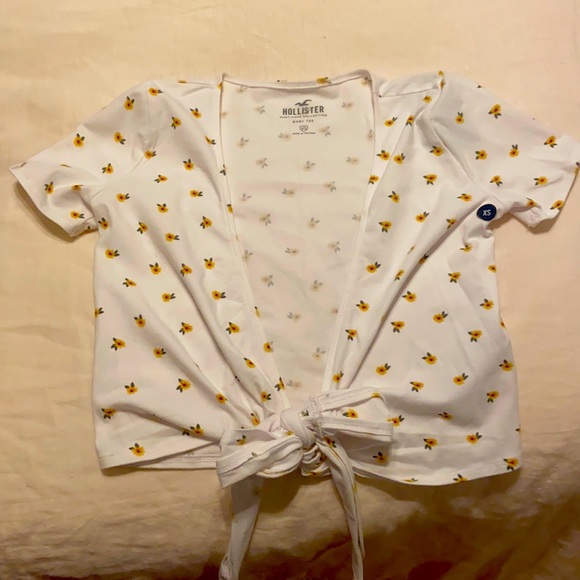 Front tie Hollister blouse - Picture 1 of 1